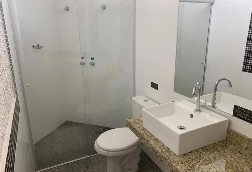 استودیوی سوپریور, Ibiza Golden Motel
