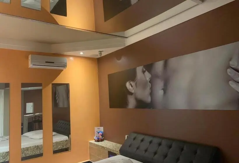 استودیوی سوپریور, Ibiza Golden Motel