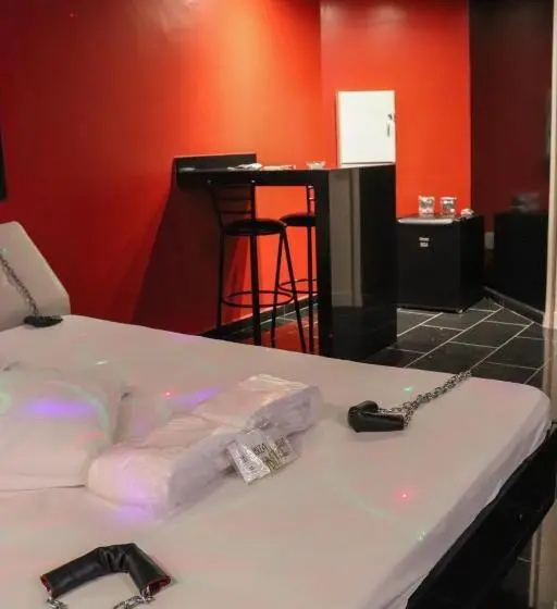 اتاق لوکس, Ibiza Golden Motel