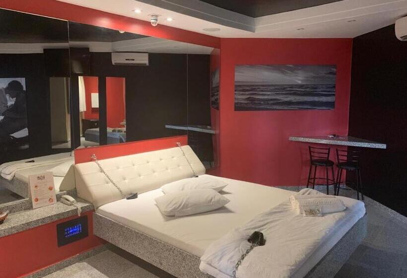 スーペリアスタジオ, Ibiza Golden Motel