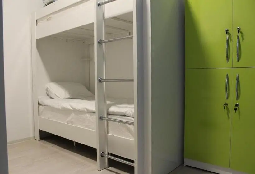 تختخواب در اتاق مشترک, Park Hostel Osh
