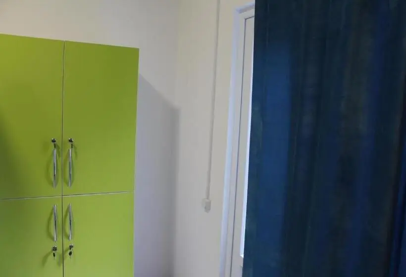 تختخواب در اتاق مشترک, Park Hostel Osh