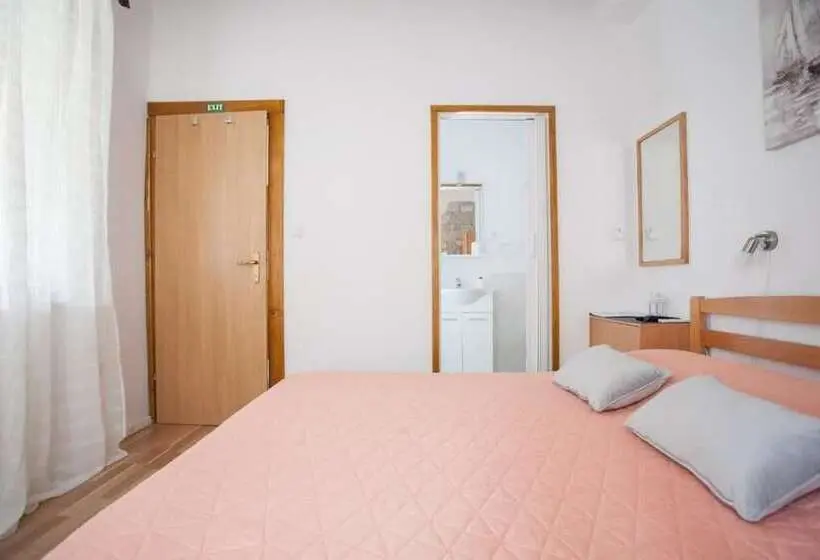 Standard-huone Terassi, Guesthouse Trogir Proto Free Parking