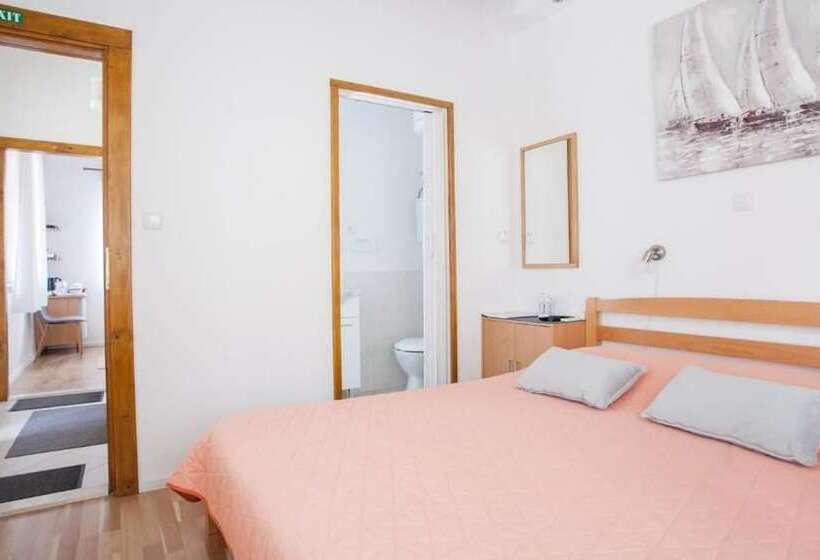 Habitació Estàndard amb Terrassa, Guesthouse Trogir Proto