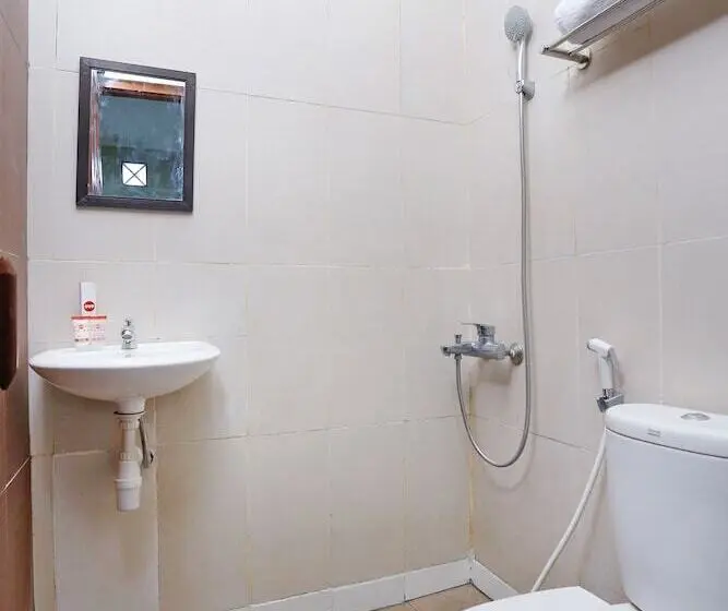 Standard Yhden Hengen Huone, Oyo 1072 Kampung Condro Wulan Guesthouse