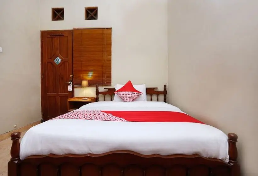 Standard Yhden Hengen Huone, Oyo 1072 Kampung Condro Wulan Guesthouse