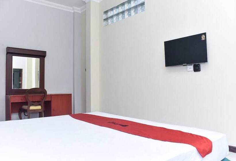 Номер Economy, Reddoorz Near Kampung Warna Warni