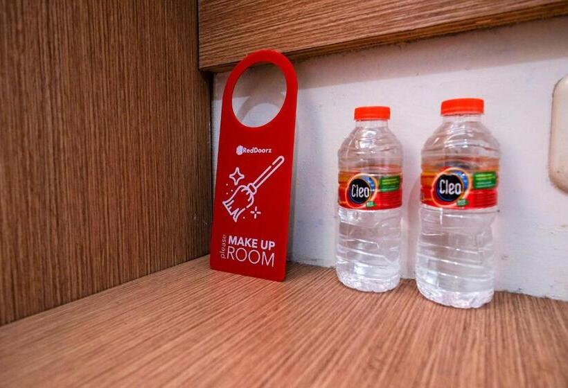 Номер Deluxe, Reddoorz @ Pengayoman Panakkukang 2