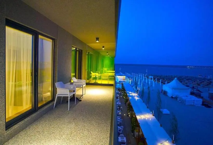 سوییت سوپریور, Riva Mamaia Beach Apart