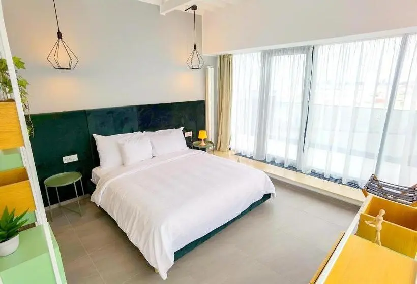 سوییت اجرایی, Riva Mamaia Beach Apart