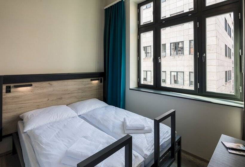 חדר סטנדרט, a&o Budapest City