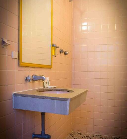 اتاق استاندارد, Antas