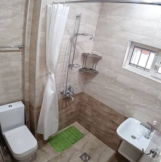 تختخواب در اتاق مشترک, Retro Hostel & Tours