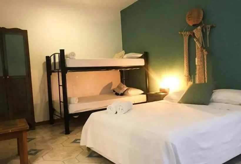 Perhehuone, Casa Colonial Tulum