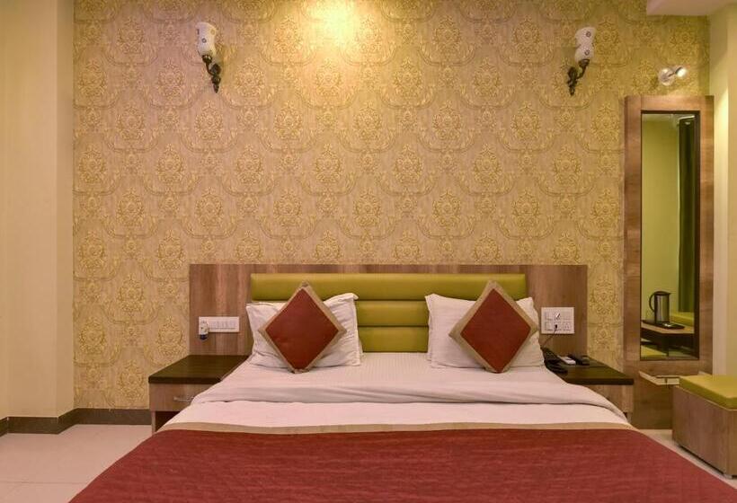 Deluxe-huone, Golden Leaf