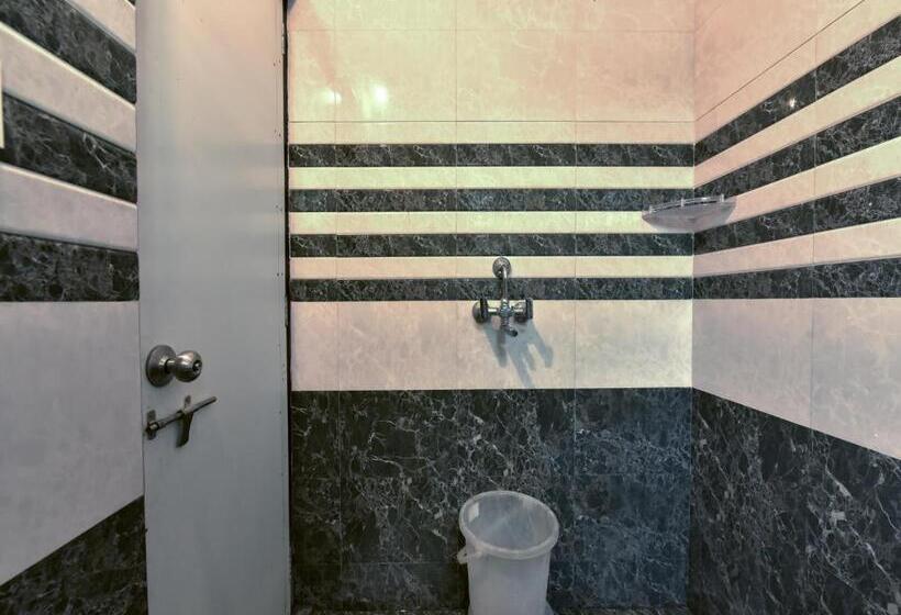 Deluxe-huone, Golden Leaf