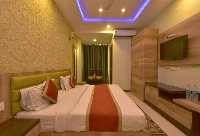 Deluxe-huone, Golden Leaf