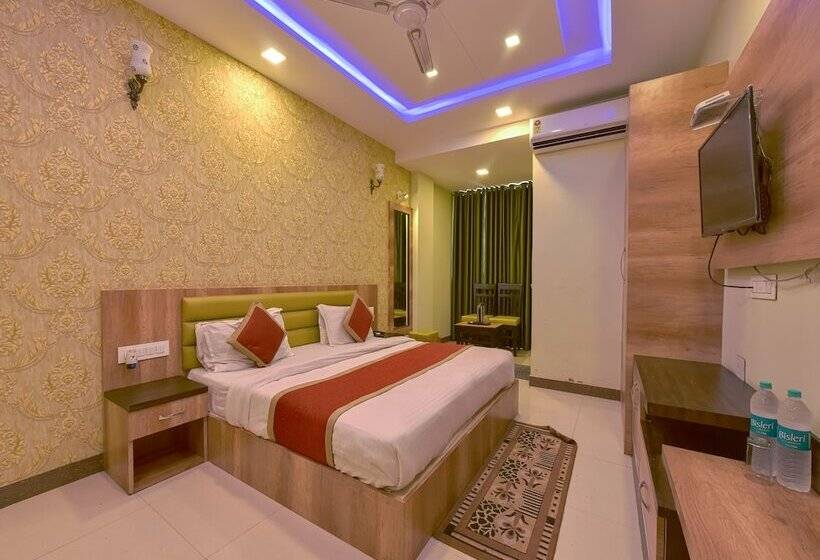 Deluxe-huone, Golden Leaf