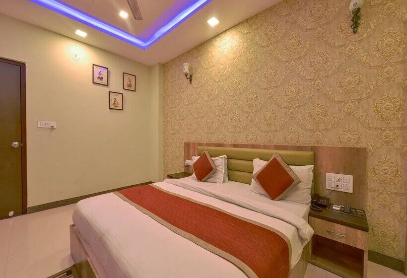 Deluxe-huone, Golden Leaf