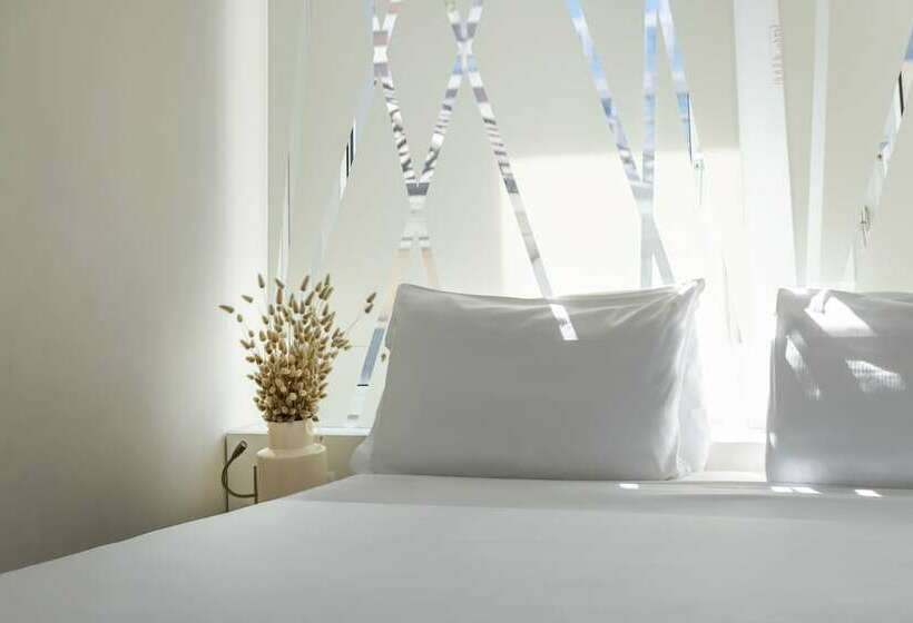 غرفة كلاسيكية, Admiral Lugano