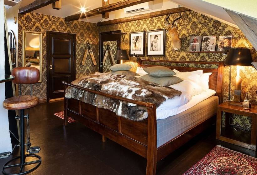 סוויטה משפחתית, Bomans Hotell I Trosa