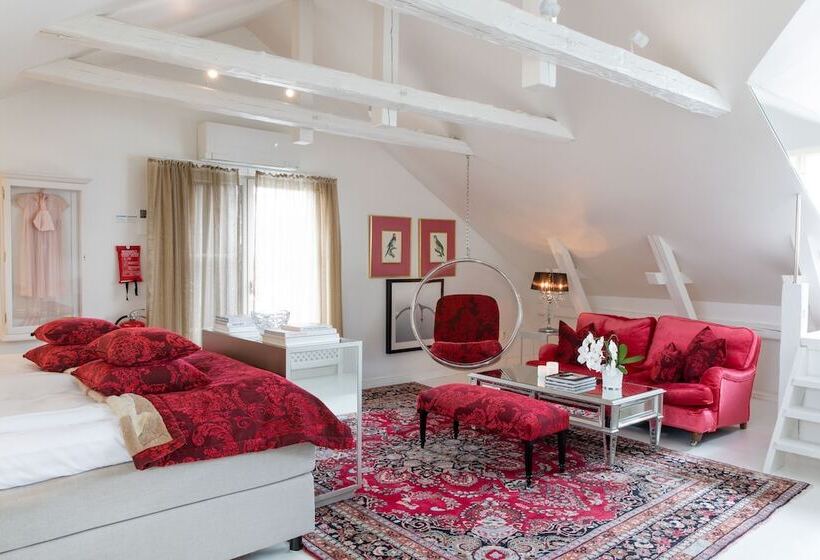 סוויטה משפחתית, Bomans Hotell I Trosa