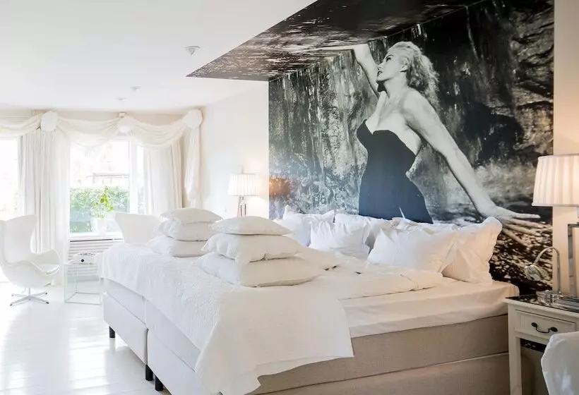 スイート, Bomans Hotell I Trosa