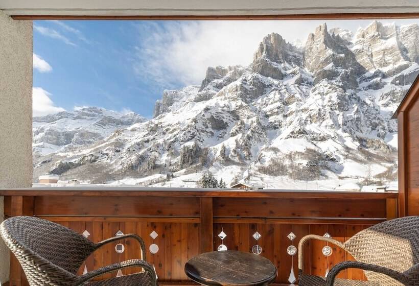 חדר משפחתי נוף להרים, Grichting Hotel & Serviced Apartments