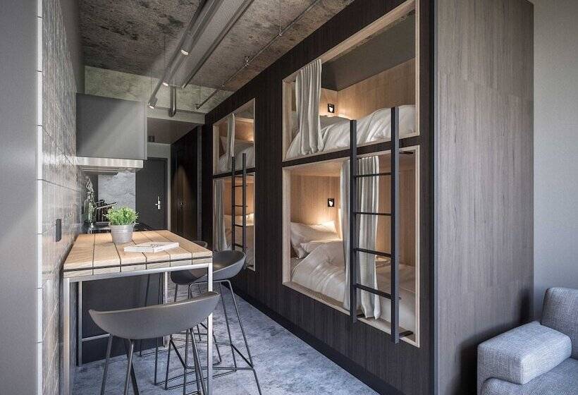 סטודיו משפחתי, Mornington Hotel Bromma