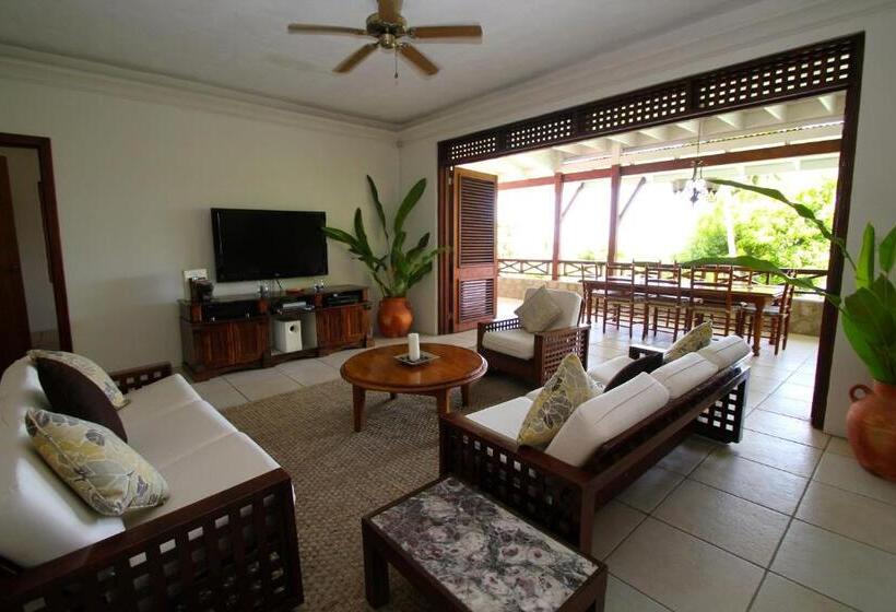 ویلای 5 خوابه, Stonefield Villa Resort