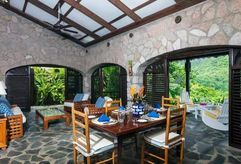 ویلای 2 خوابه, Stonefield Villa Resort