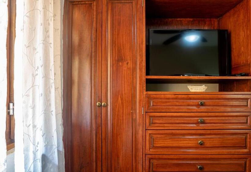 اتاق استاندارد با تخت بزرگ, Casa Maricela B&b