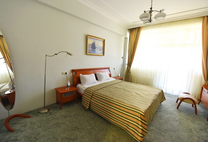 جناح غرفتين نوم, Russky Dom Divny 43°39° Spa