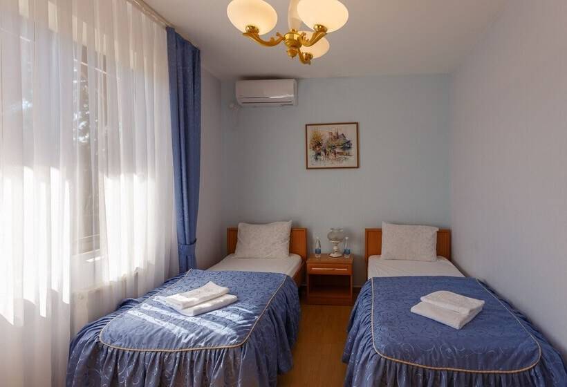 וילה בת 3 חדרי שינה, Russky Dom Divny 43°39° Spa