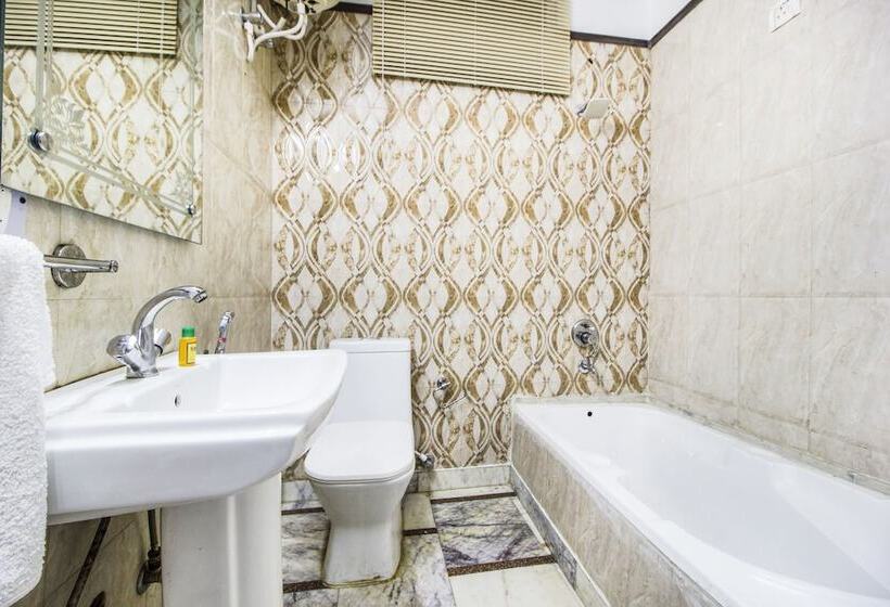 اتاق لوکس, Fabexpress Queen Palace