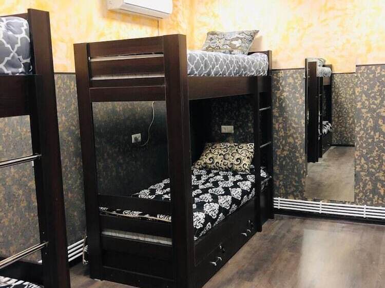 تختخواب در اتاق مشترک, M&g Hostel And Tours