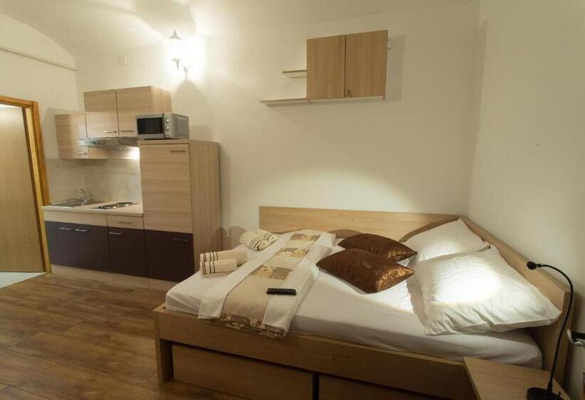 스탠다드 스튜디오, Guesthouse Bed 4 You