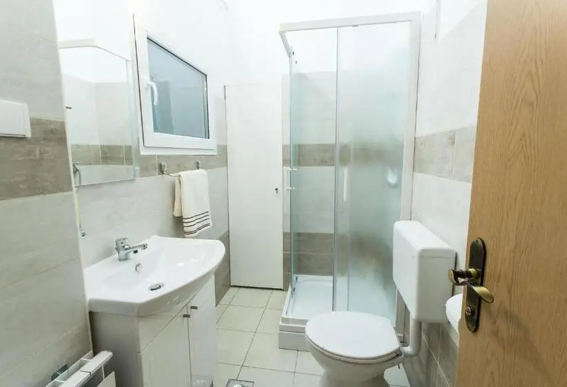 استودیوی استاندارد, Guesthouse Bed 4 You