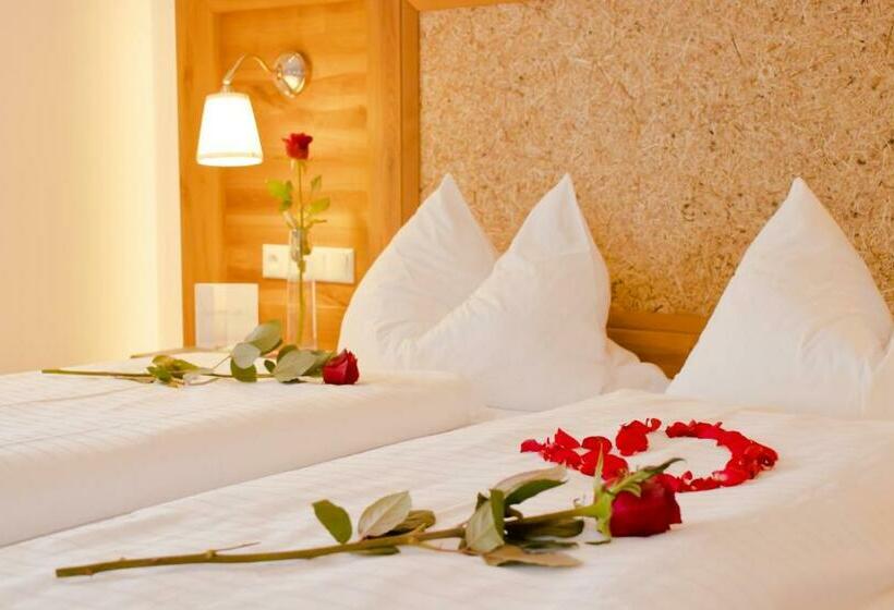 Номер Стандарт с Балконом, Pension Schuasterhof