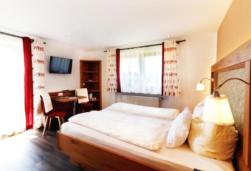 Номер Стандарт с Балконом, Pension Schuasterhof