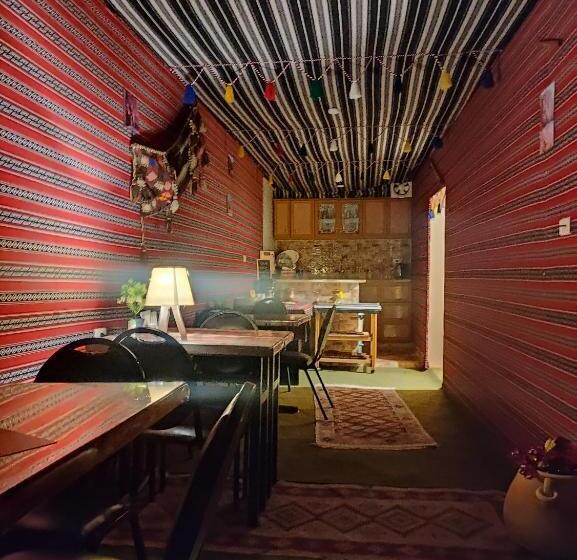 اتاق استاندارد چهار تخته, Majido