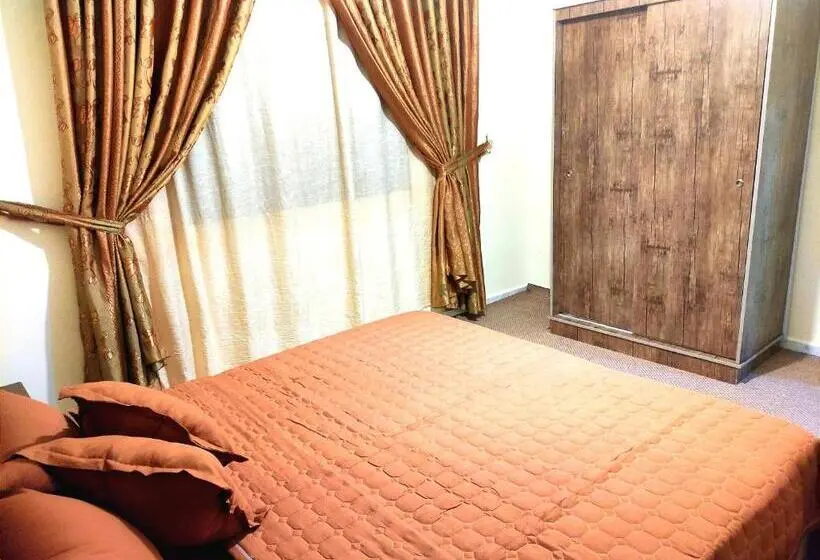 اتاق استاندارد با سرویس بهداشتی مشترک, Majido