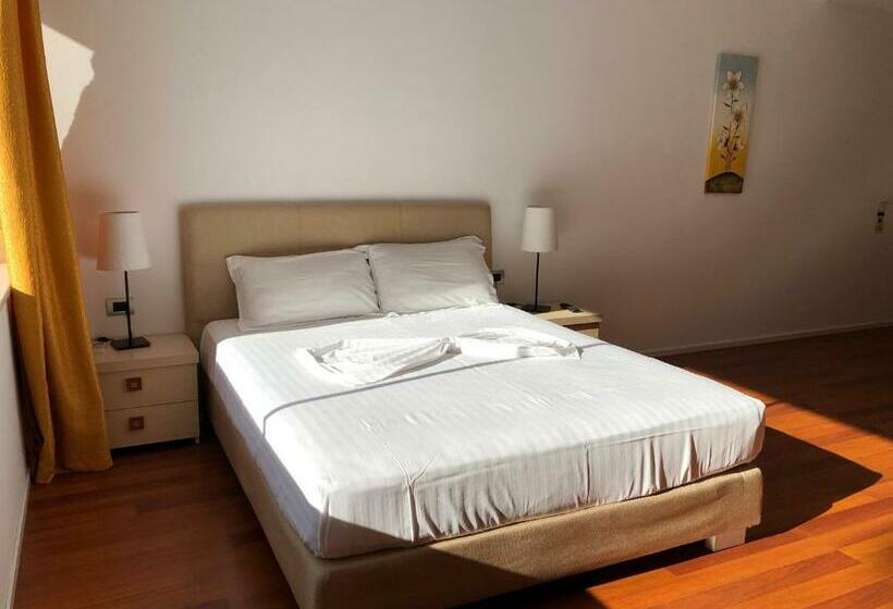 オーシャンビュースタンダードルームバルコニー付き, Nemesis