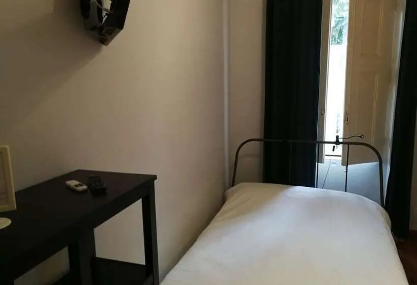 اتاق استاندارد با سرویس بهداشتی مشترک, Mana Guest House