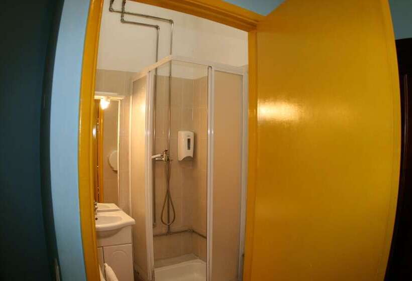 اتاق استاندارد, Mana Guest House