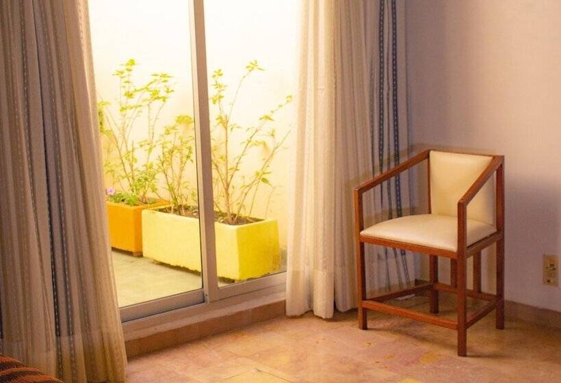 اتاق سوپریور, Al Afifa