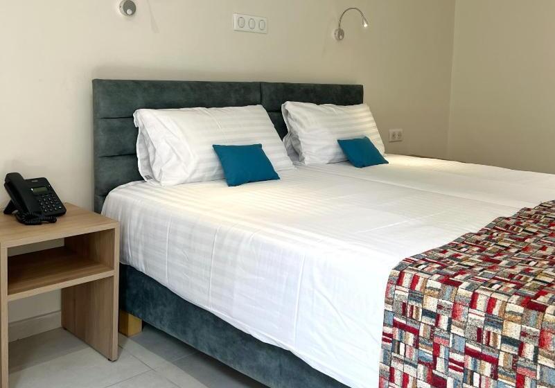 اتاق سوپریور, Al Afifa