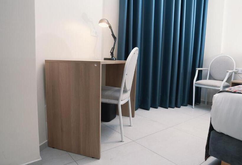 اتاق سوپریور, Al Afifa