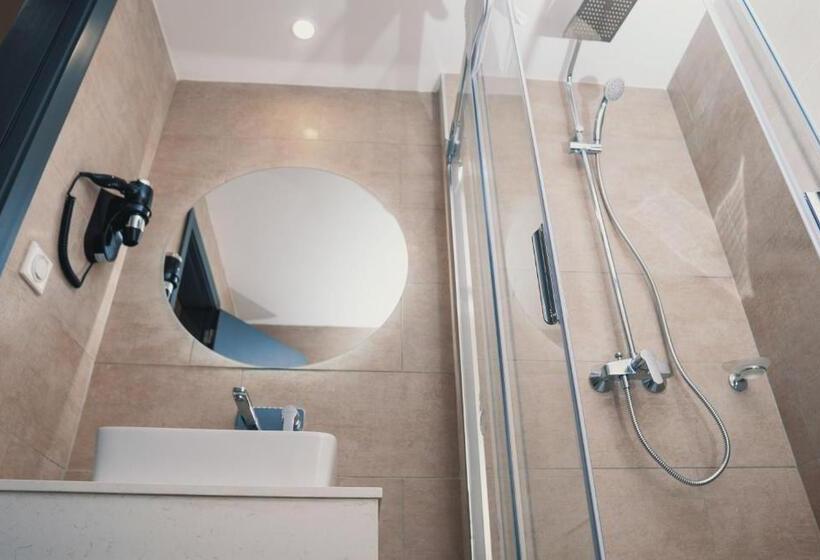 اتاق سوپریور, Al Afifa