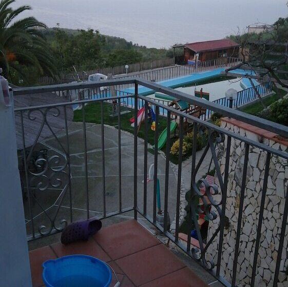 Triple Room Sea View, Agriturismo Castanito